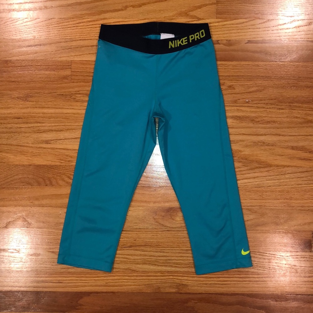 NIKE PRO Cropped Legging
